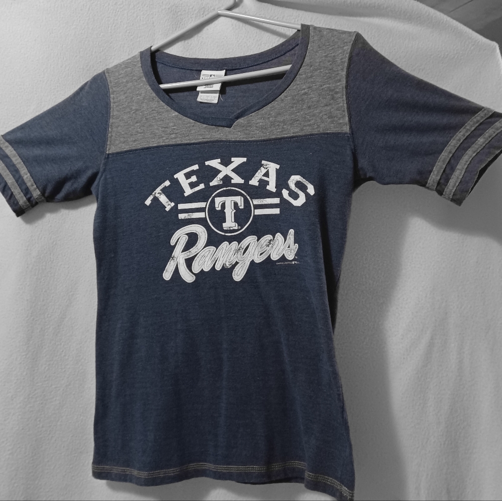 ☆World Champs☆ Texas Rangers Distressed T Shirt Med Campus Lifestyle